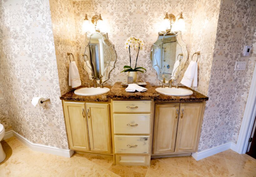 Blingy Bathroom 3