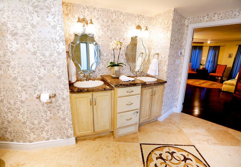 paul-lafrance-custom-built-blingy-bathroom-7