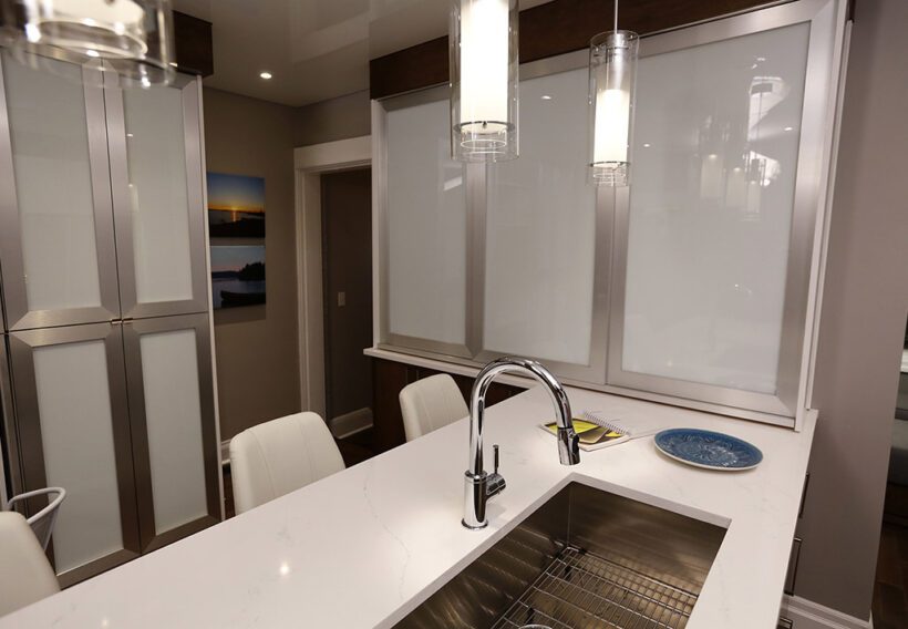 paul-lafrance-custom-built-bright-white-kitchen-24