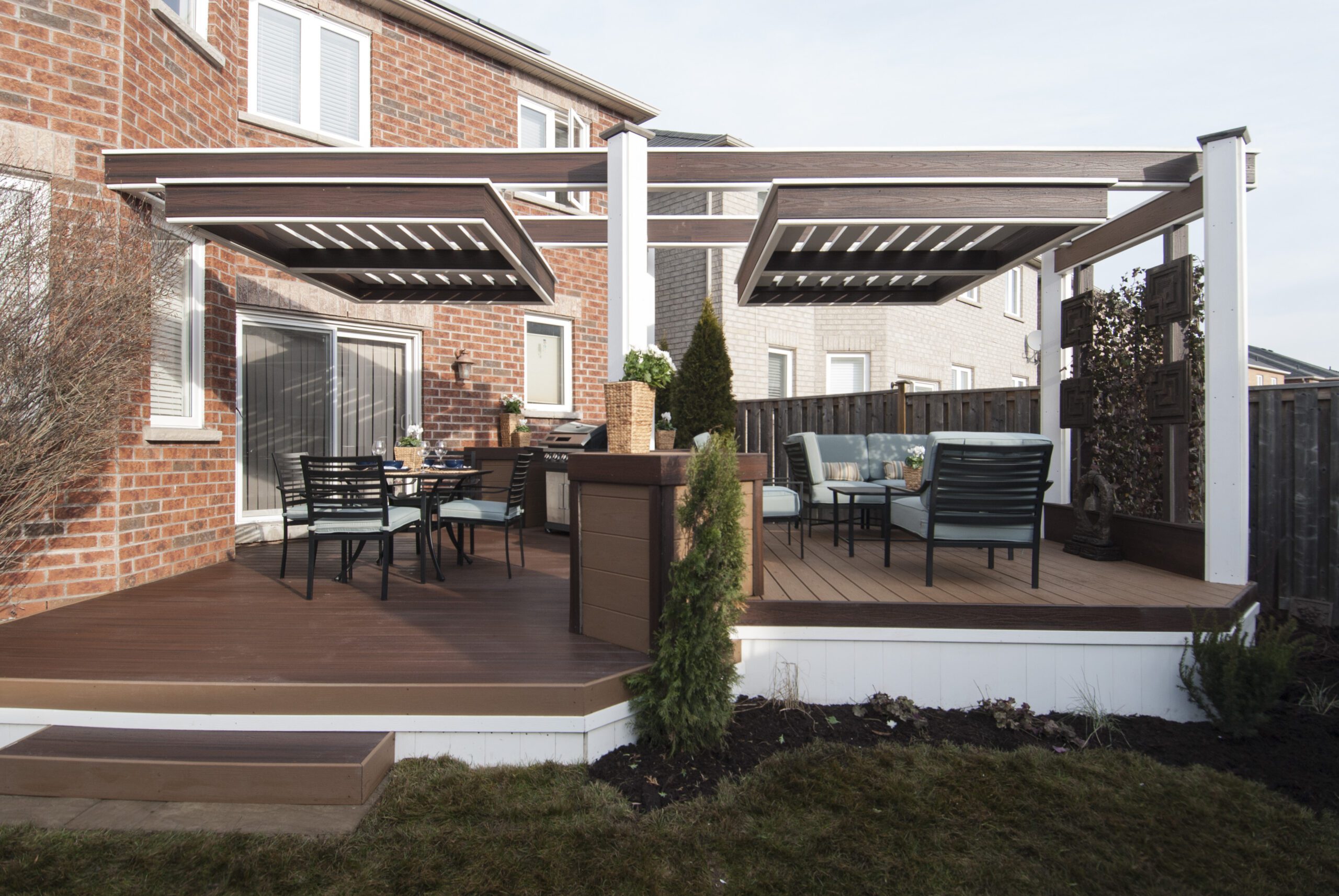 The Tiny Yard Deck
