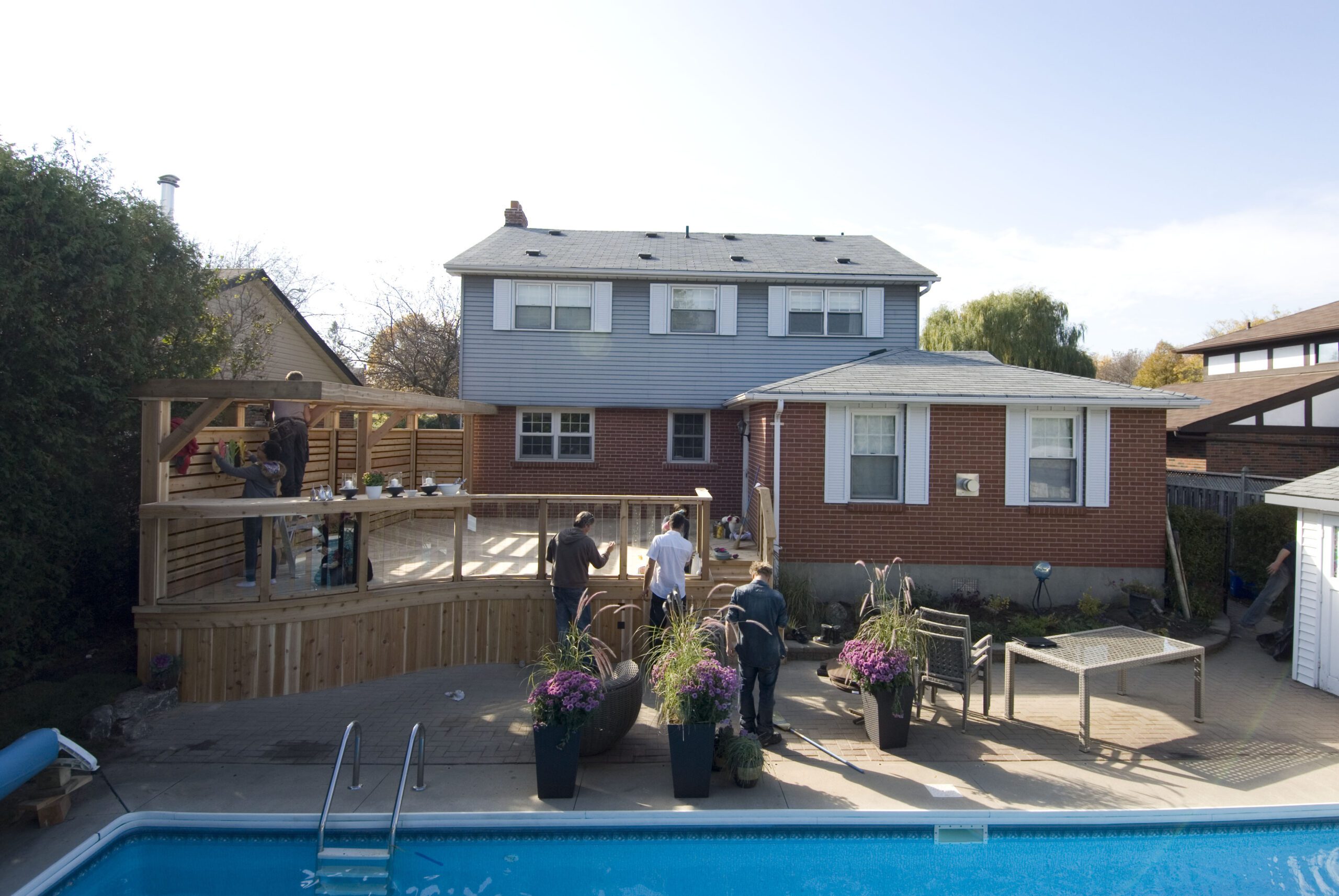 The Modern Cedar Screen Deck
