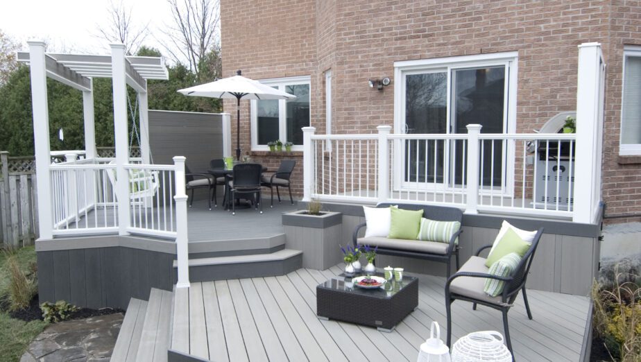 The Swinging Bench Deck