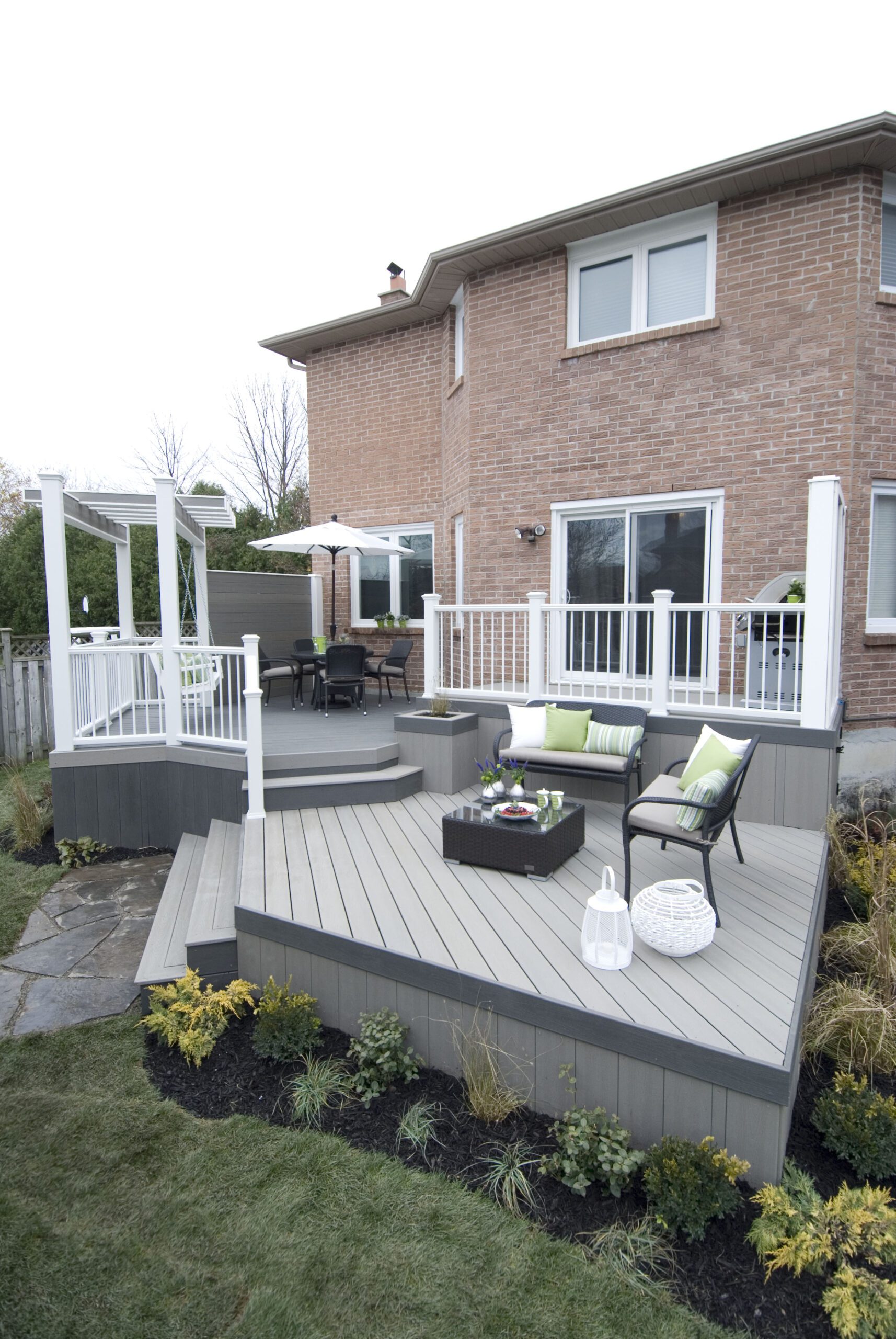 The Swinging Bench Deck