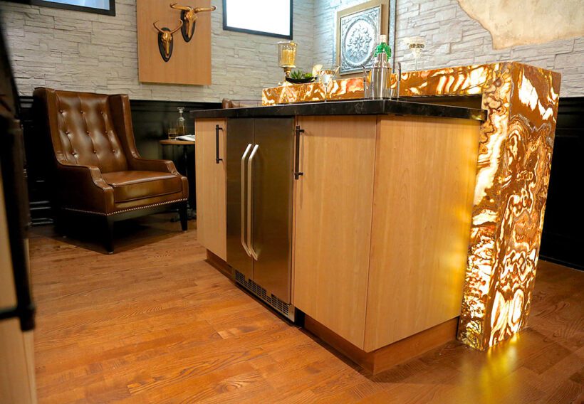 paul-lafance-custom-built-gentalmens-bar-3