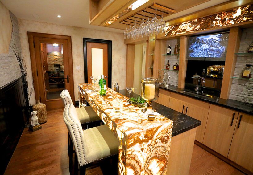 paul-lafance-custom-built-gentalmens-bar-8