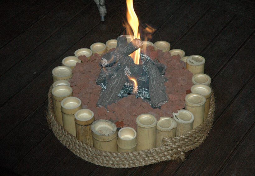 paul-lafrance-decked-out-tiki-bar-deck-8